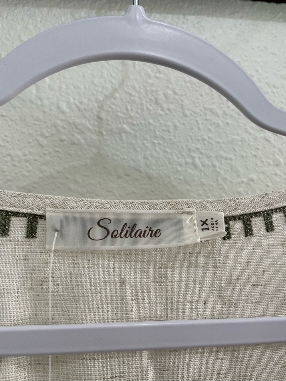 Solitaire Floral Embroidered Linen Top Boho Button Front Feminine Mod Neutral - Picture 4 of 7